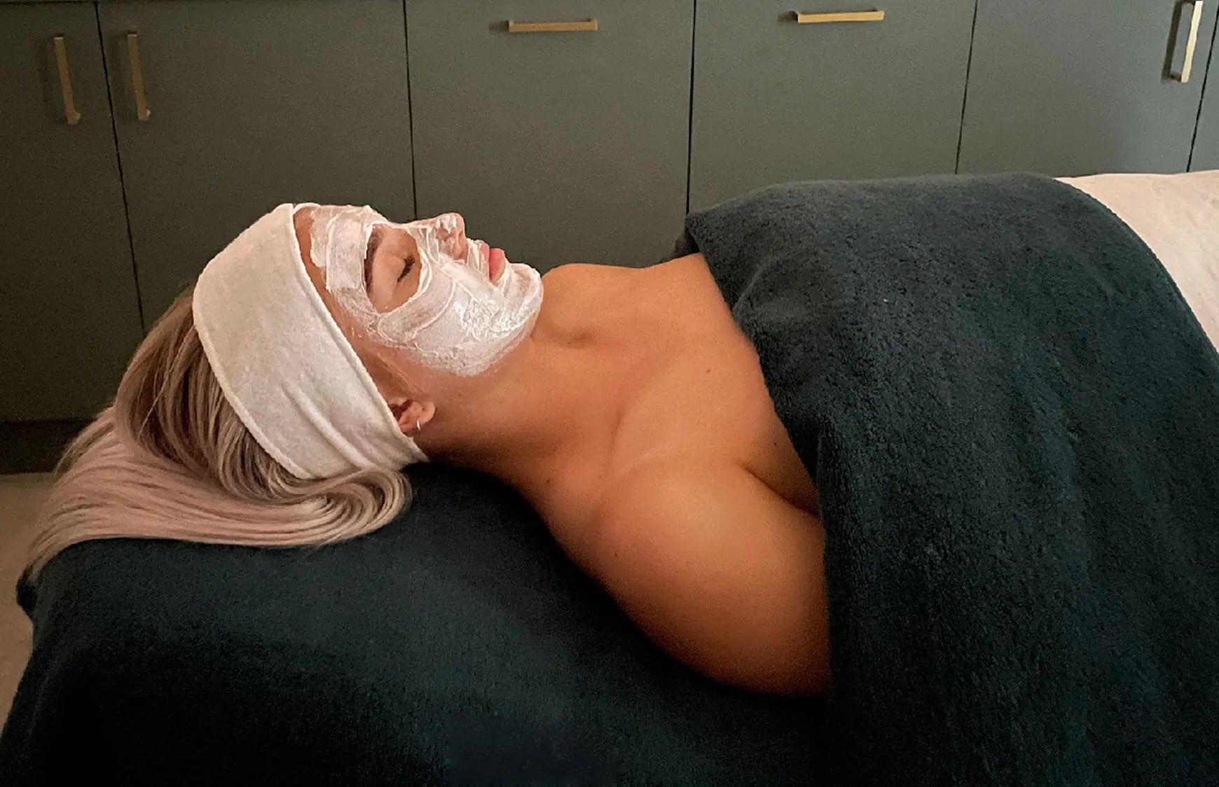 Affordable facial at Charlestown, NSW - Best Salon for facial.